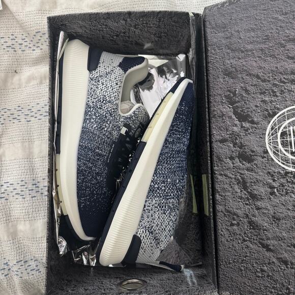 NEW Peter Millar Womens Hyperlight Apollo Casual Slip On Sneakers Navy/White 9.5 - Picture 7 of 9